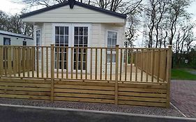 Forestbrook - Cheerful Two Bedroom Tiny House